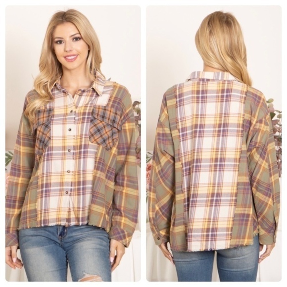 NWT ❤️Cute button down checkered top